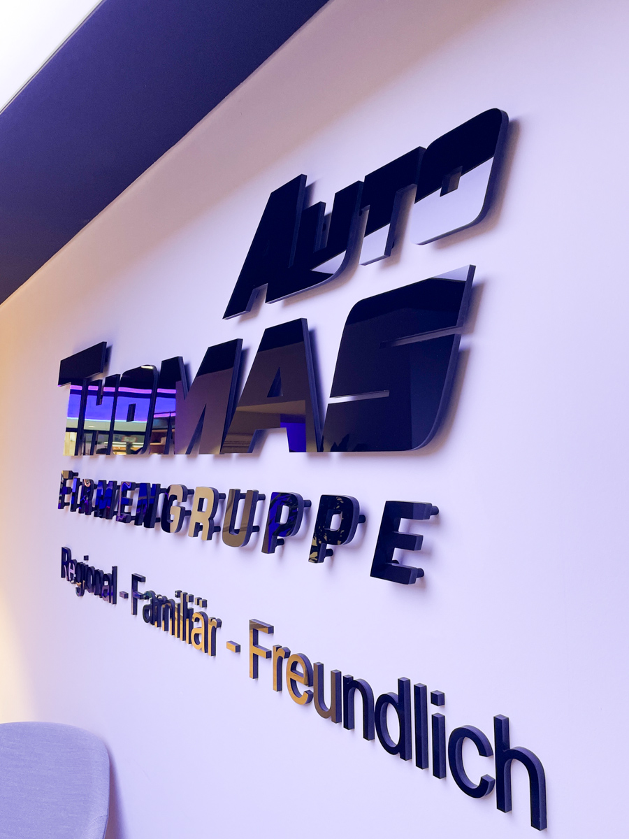 Werbetechnik-bonn-fahrzeugbeschriftung-werbeschilder-3dbuchstaben-comexpo5